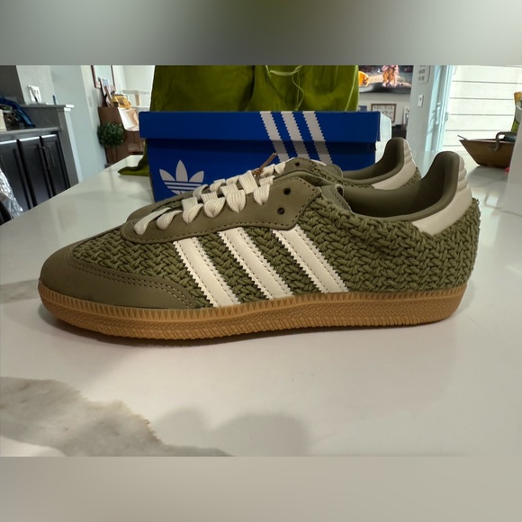NWT Adidas - Samba OG, Orbit Green & Cream, Size 6.5 - Picture 4 of 6